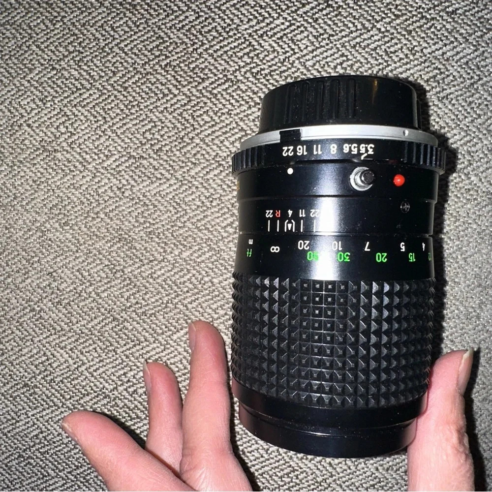Vintage Minolta MC Tele Rokkor-QD 135mm f/3.5 lens, a vintage Minolta
